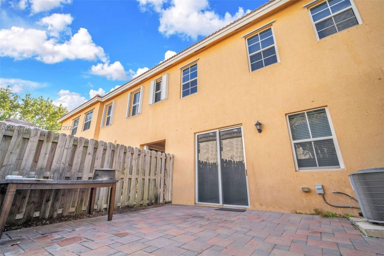 1429 SE 26th Ave, Homestead, FL 33035 Photo