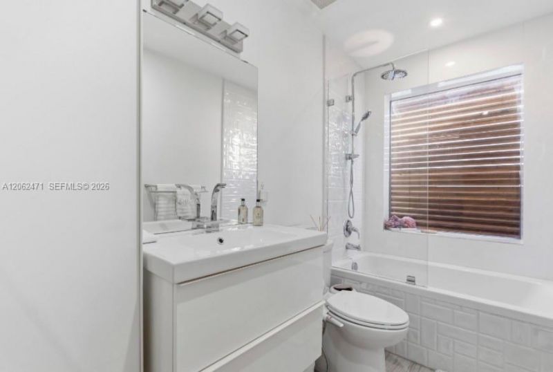 4628 SW 10th St, Unit 4628, Miami, FL 33134 Photo