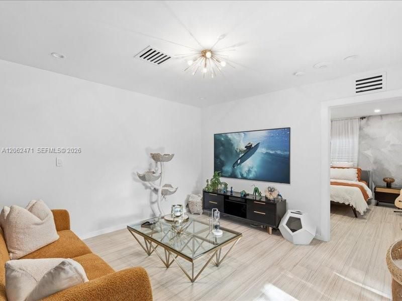 4628 SW 10th St , Unit 4628, Miami, FL 33134 Photo