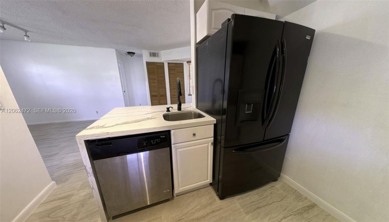 8630 SW 3rd St, Unit 101, Pembroke Pines, FL 33025 Photo