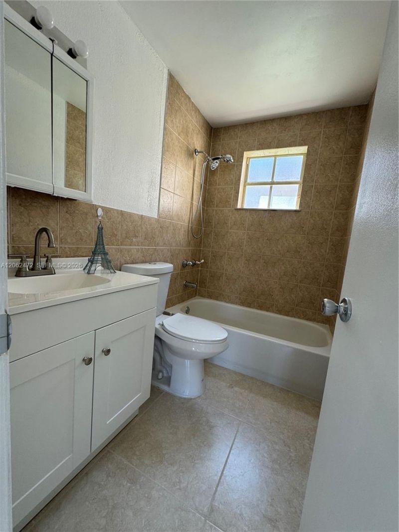 8630 SW 3rd St, Unit 101, Pembroke Pines, FL 33025 Photo