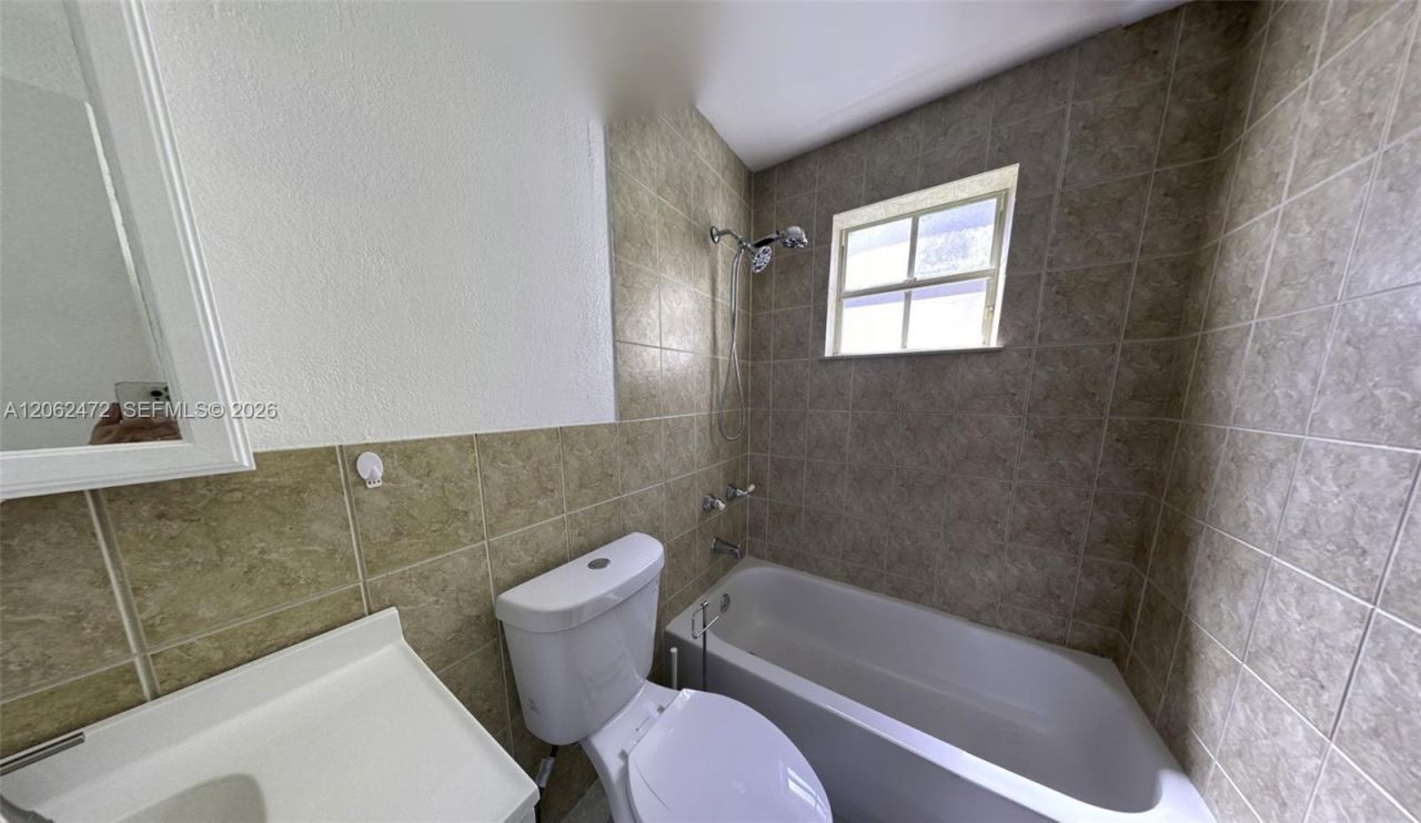 8630 SW 3rd St, Unit 101, Pembroke Pines, FL 33025 Photo