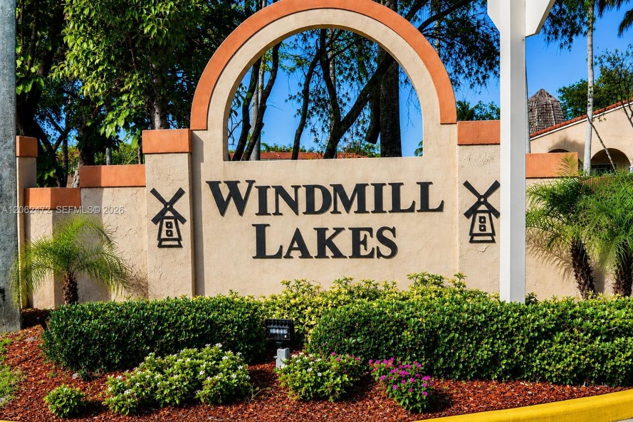 8630 SW 3rd St, Unit 101, Pembroke Pines, FL 33025 Photo