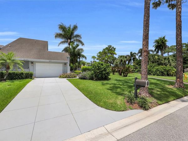 6879 Palm Grove Ct , Palm Beach Gardens, FL 33418
