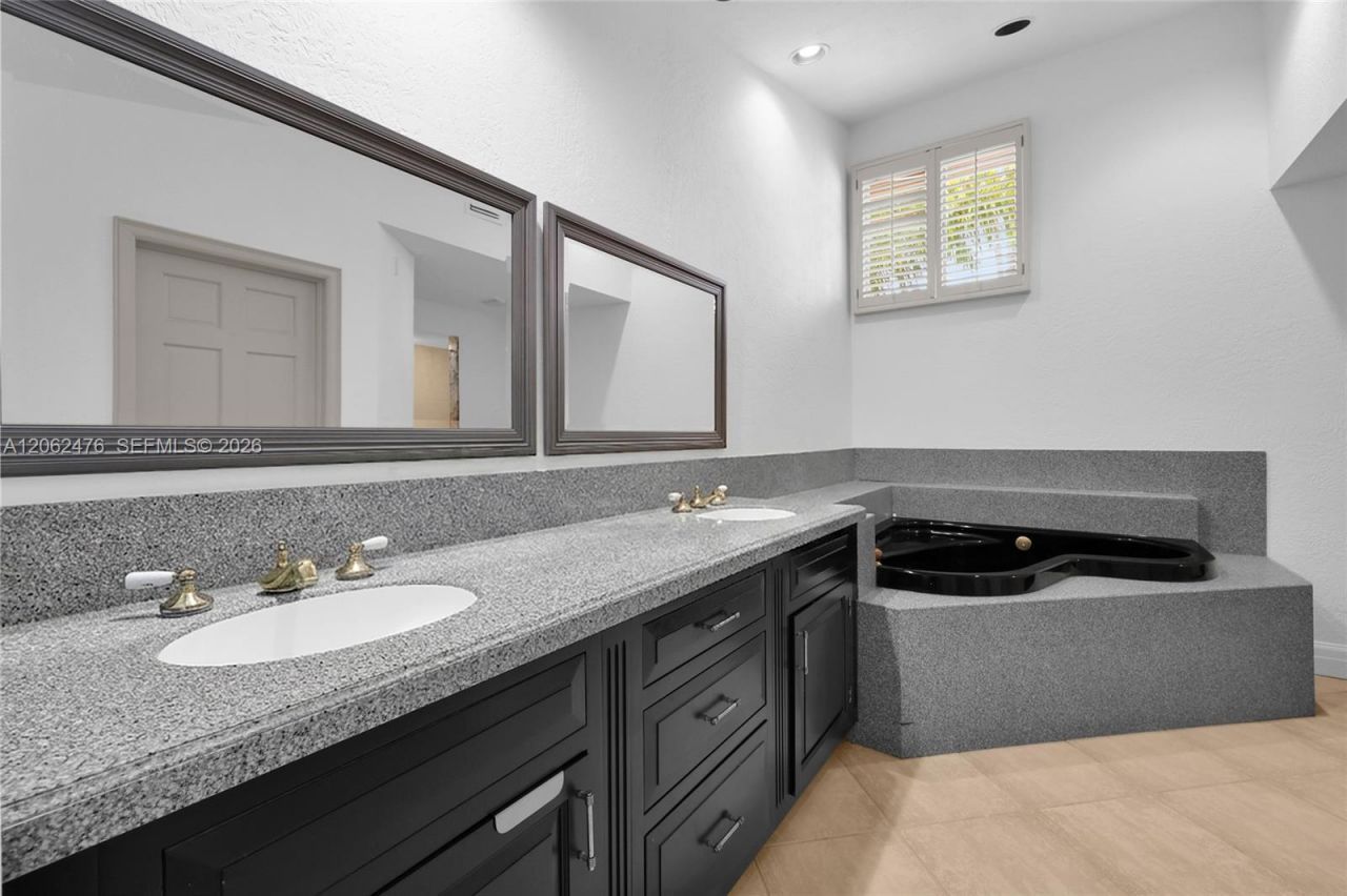 6879 Palm Grove Ct, Palm Beach Gardens, FL 33418 Photo
