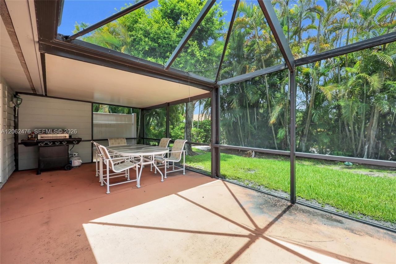 6879 Palm Grove Ct, Palm Beach Gardens, FL 33418 Photo