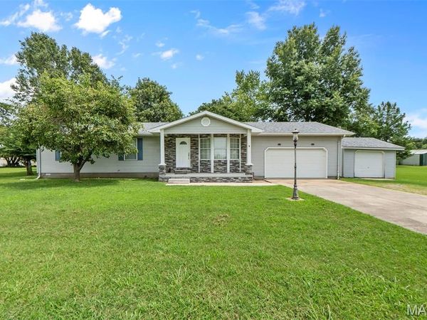 8 Elizabeth Road , Sikeston, MO 63801