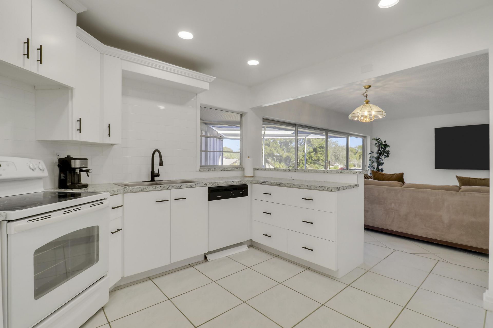 7 Greenway Village N, Unit 202, Royal Palm Beach, FL 33411 Photo