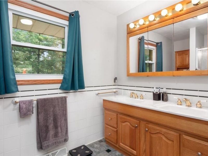 2620 E Newman Street , Zanesville, OH 43701 Photo 16