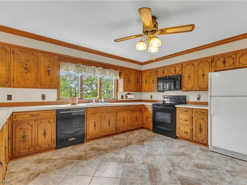 2538 Tabor Ridge Road NE, Mineral City, OH 44656 Photo 9