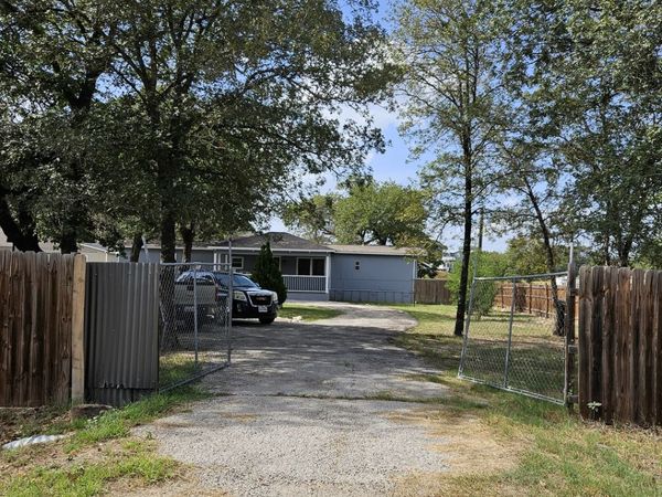 4814 LOST HILLS DR, Elmendorf, TX 78112