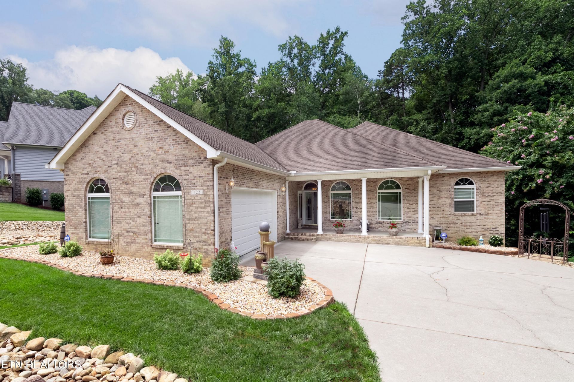 122 Tuhdegwa Way Loudon, TN 37774