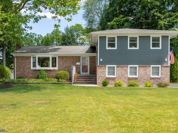 6 Woodbine Cir, New Providence, NJ 07974