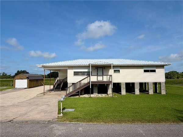 206 GREEN ACRES Street , Larose, LA 70373