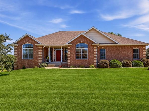 1603 Timber Court, Maquoketa, IA 52060