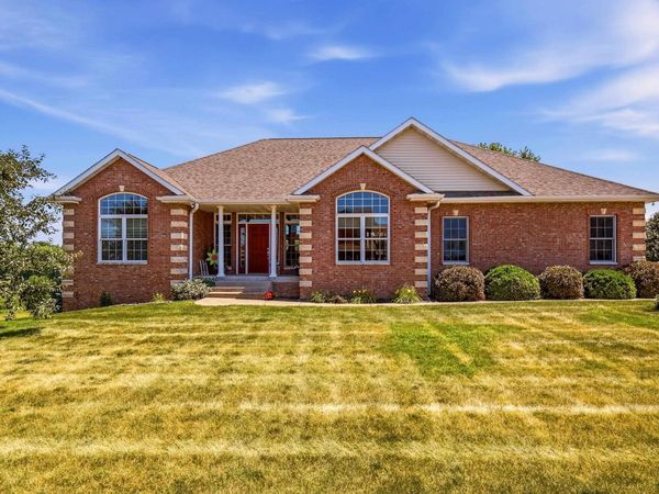 1603 Timber Court, Maquoketa, IA 52060