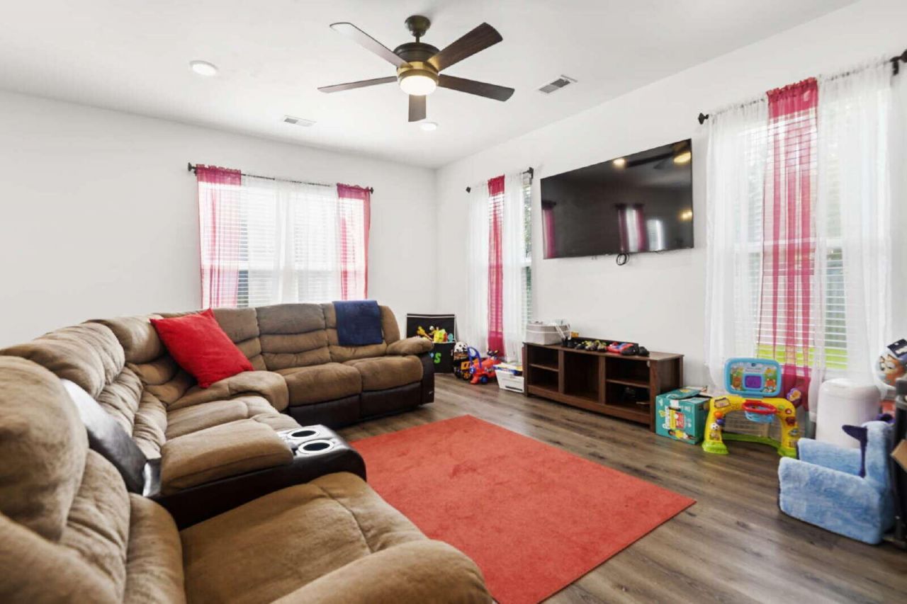 254 Gulledge Street Photo 9