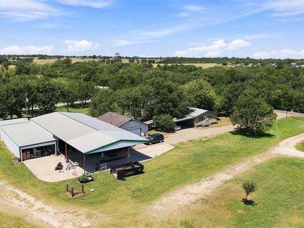 252 Blackland Road , Riesel, TX 76682