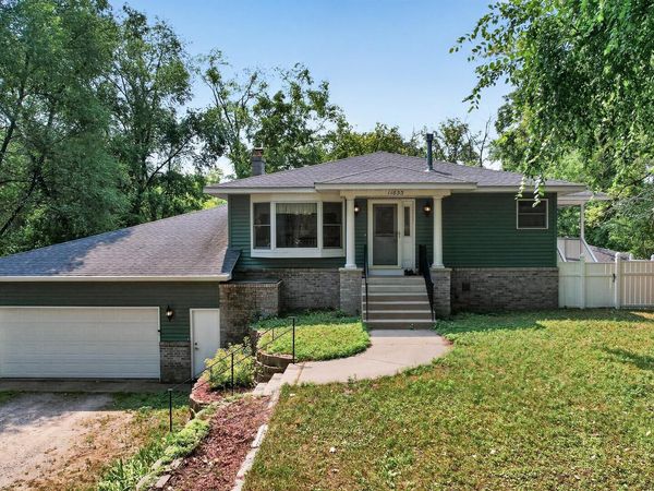 11833 Shady Oak Lane, Minnetonka, MN 55343