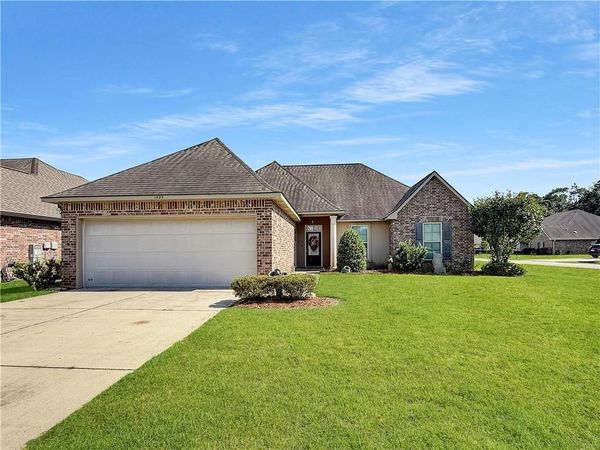 1825 JUSTIN Drive , Covington, LA 70435