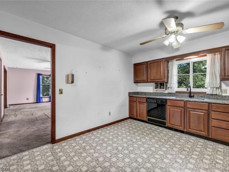 7505 Morley Road , Mentor, OH 44060 Photo 8