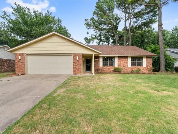1103 N Dove Drive , Rogers, AR 72756