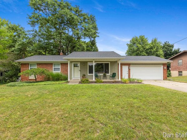 841 Elmdale Street NE, Grand Rapids, MI 49525