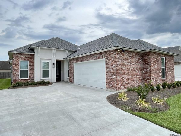 14030 Trailhead Dr, Gonzales, LA 70737