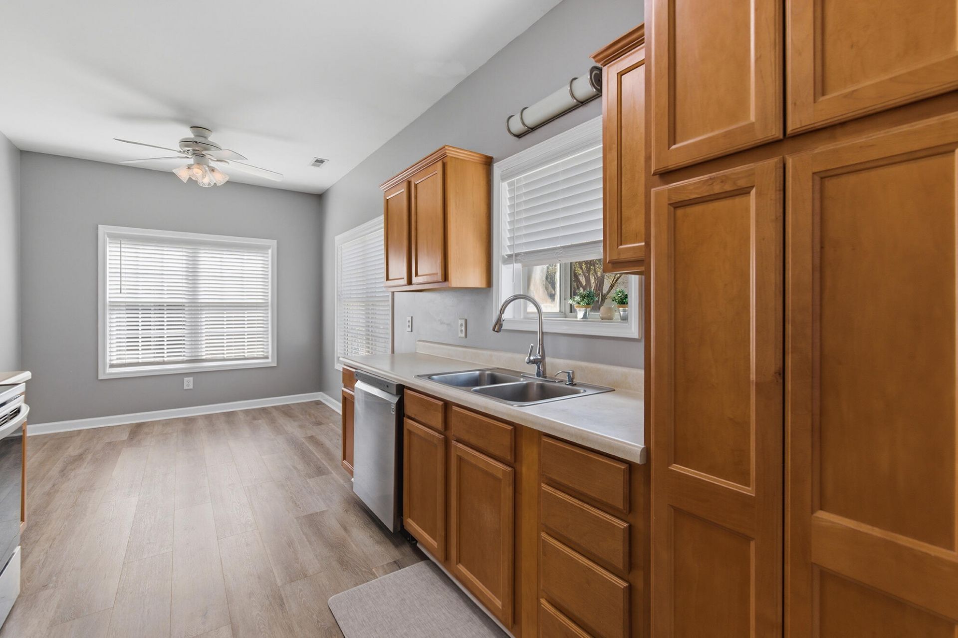 6627 Cherry Laurel Photo 4