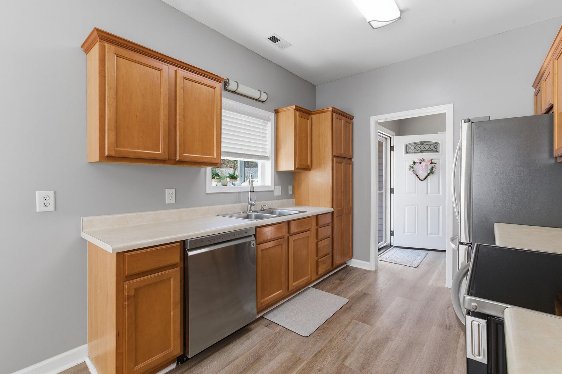 6627 Cherry Laurel Photo 9