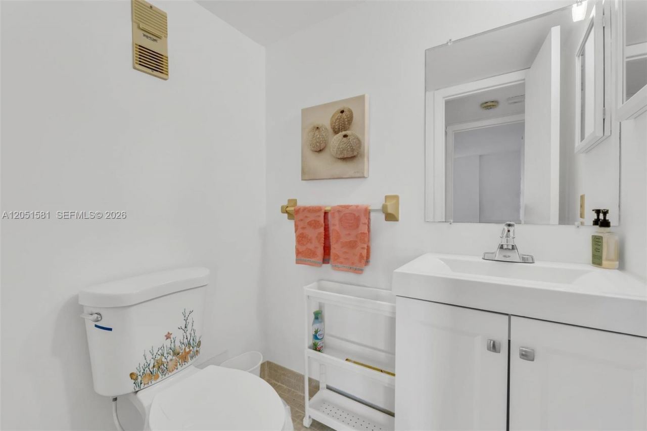 200 178th Dr, Unit 409, Sunny Isles Beach, FL 33160 Photo