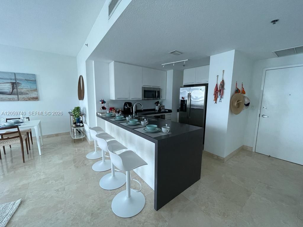 6515 Collins Ave , Unit 710, Miami Beach, FL 33141 Photo
