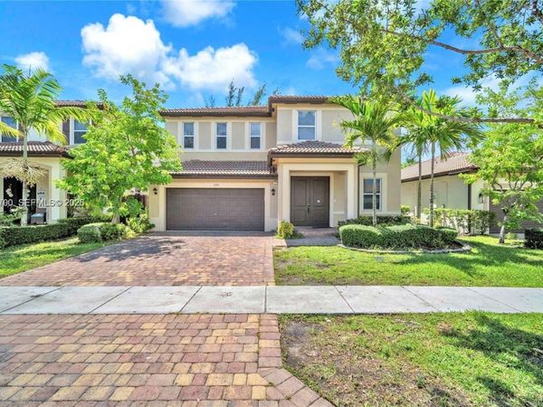 2190 SE 2nd St , Homestead, FL 33033