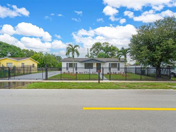 3400 NW 211th St, Miami Gardens, FL 33056