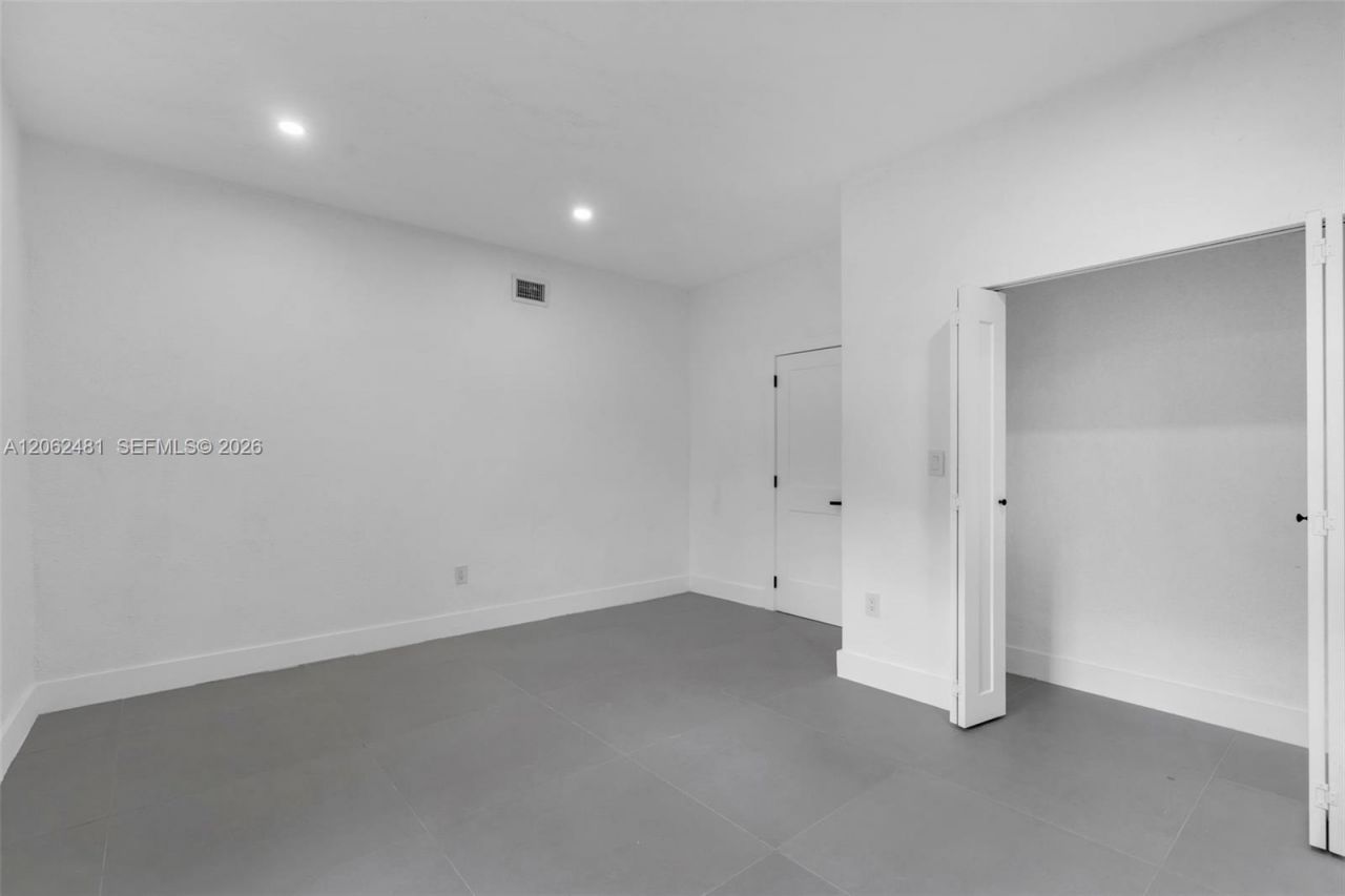 3400 NW 211th St, Miami Gardens, FL 33056 Photo