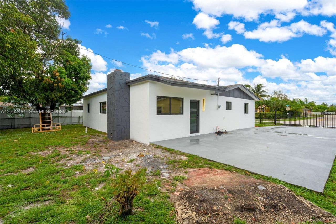 3400 NW 211th St, Miami Gardens, FL 33056 Photo
