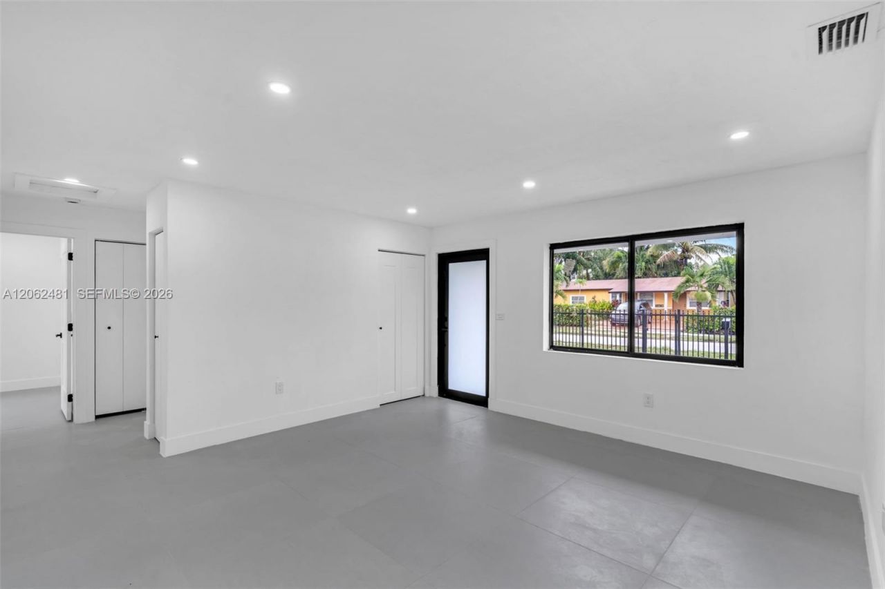 3400 NW 211th St, Miami Gardens, FL 33056 Photo
