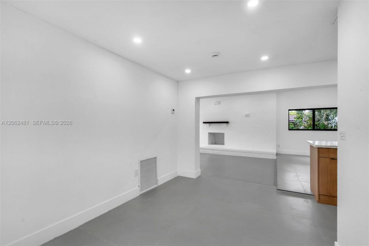 3400 NW 211th St, Miami Gardens, FL 33056 Photo