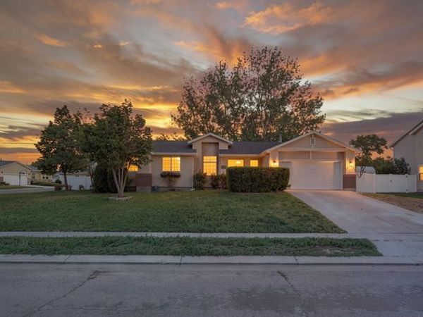 8434 S WINDMILL DR, West Jordan, UT 84081