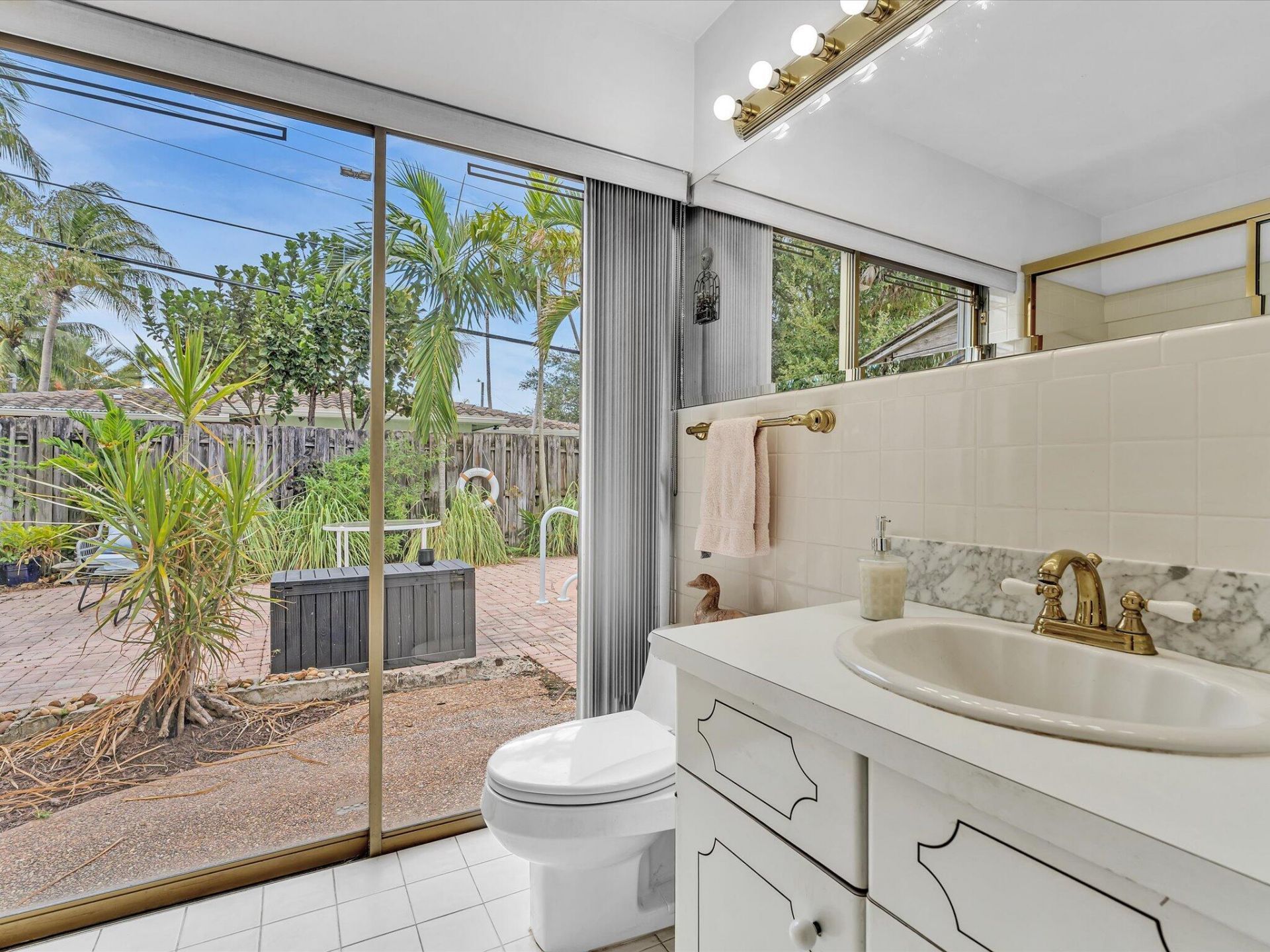 2121 NE 52nd Street, Fort Lauderdale, FL 33308 Photo