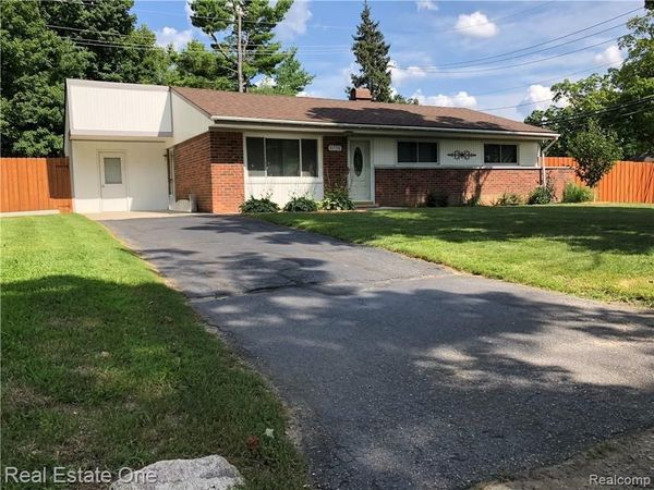 4738 Halberd Street, Commerce Township, Mi 48382