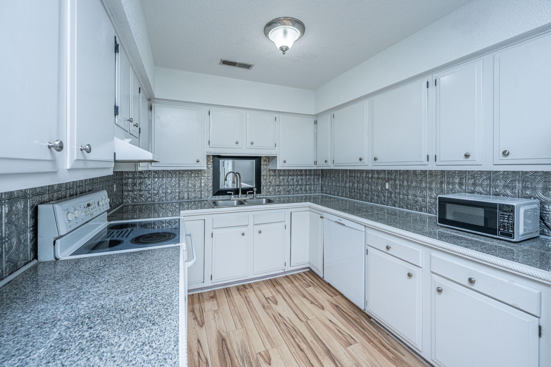 200 Heber Road Photo 11