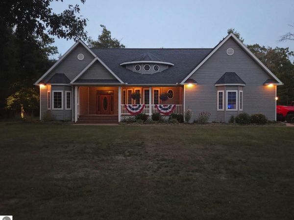 6260 Evergreen, Hale, MI 48739