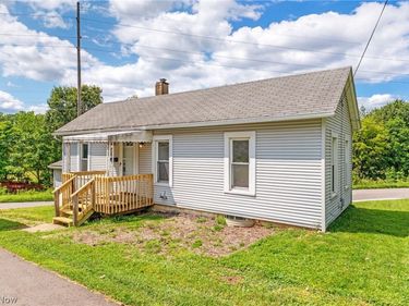 192 1st Street NE, Barberton, OH 44203
