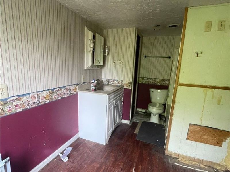 418 S 8th Street , Cambridge, OH 43725 Photo 10
