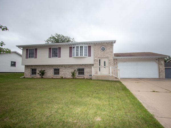 6211 Kelly Avenue, Portage, IN 46368