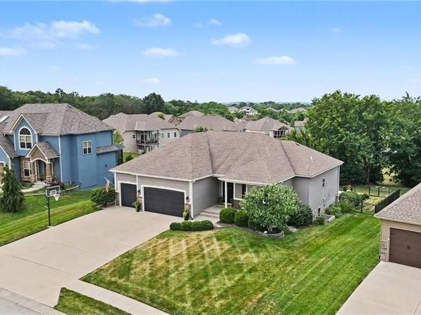 701 Indian Trail Court, Smithville, MO 64089