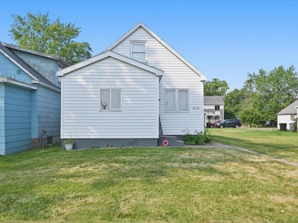 2818 E 3rd St, Superior, WI 54880
