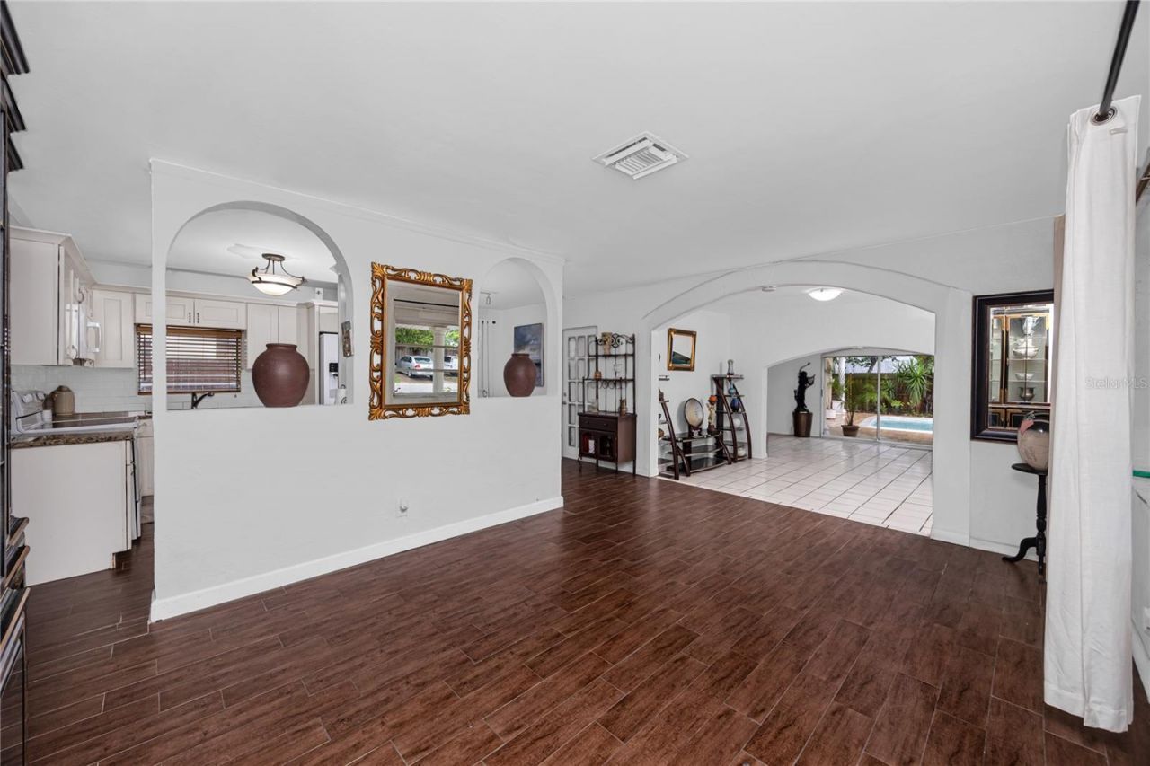 755 43rd Street N, Saint Petersburg, FL 33713 Photo