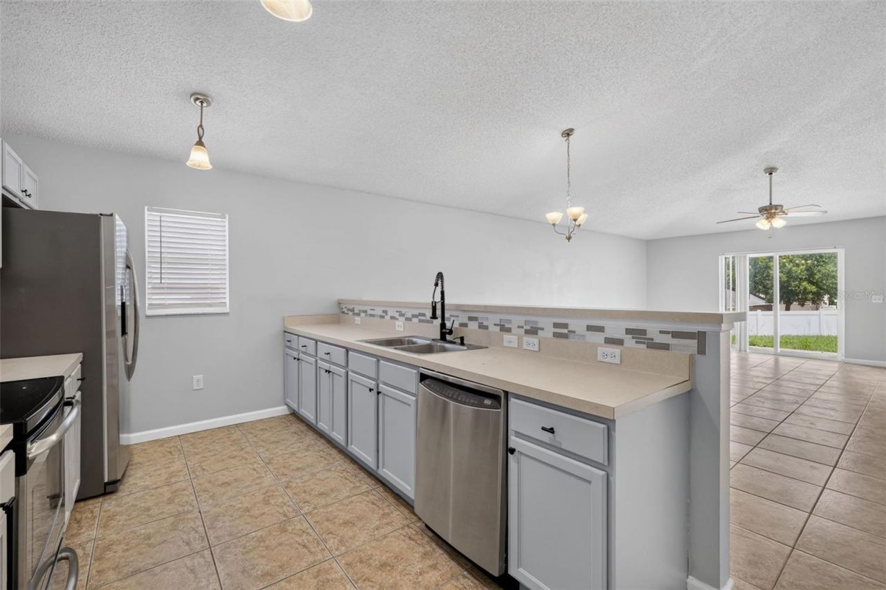 2225 Sandridge Circle, Eustis, FL 32726 Photo